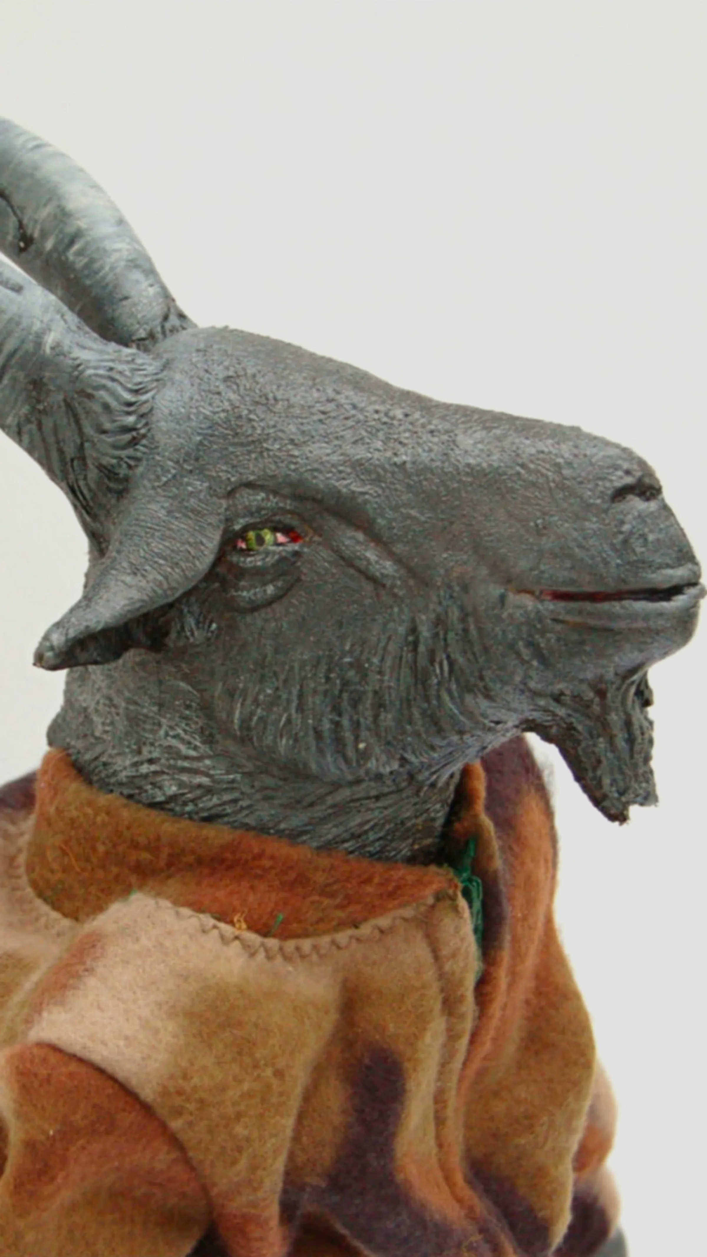 00 Black Phillip 180615 144828 916 Mobile