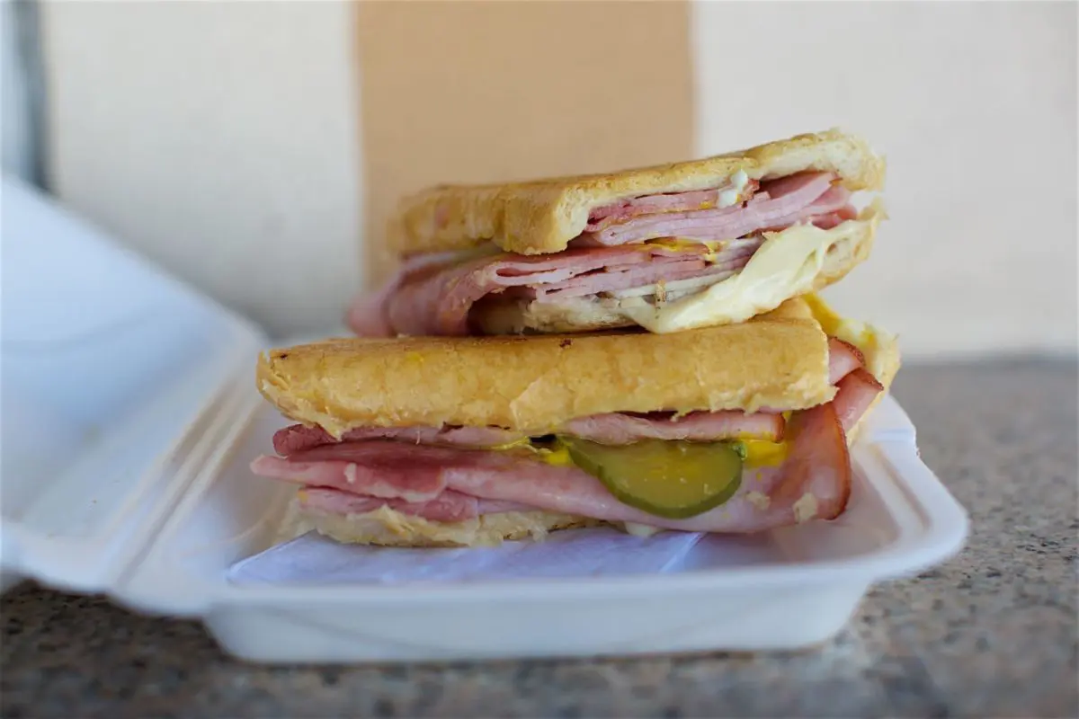 Enriquetas Sandwich Shop 009